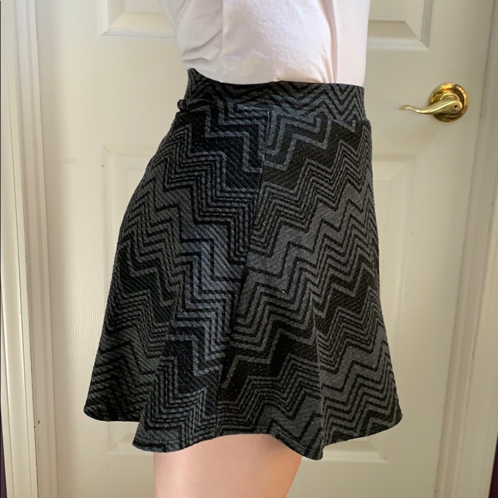 Chevron Patterned Grey and Black Skirt - Tilly’s